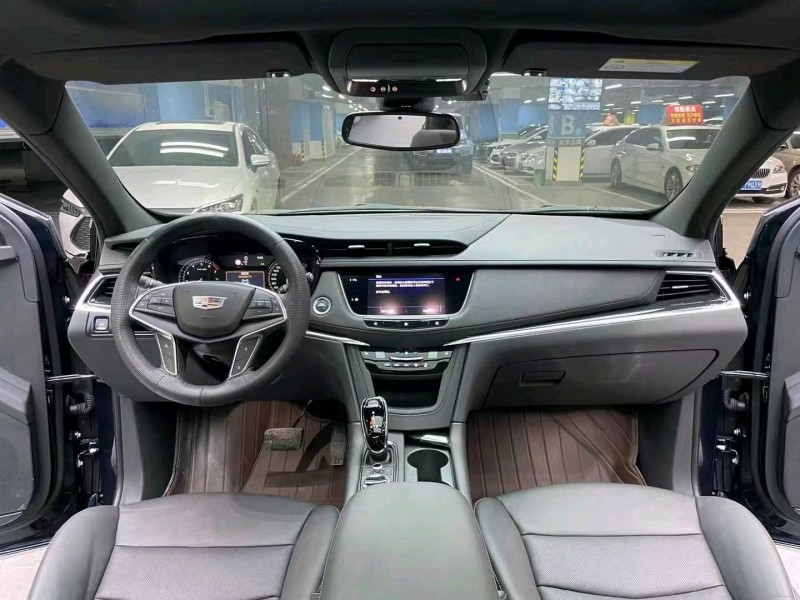 成都20年凯迪拉克XT53