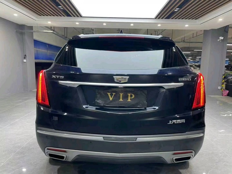 成都20年凯迪拉克XT58