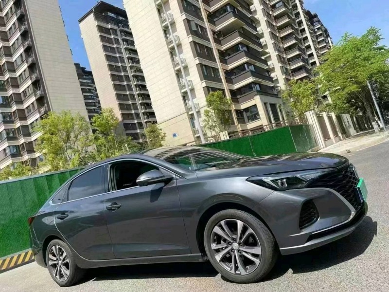 成都22年长安汽车逸动2