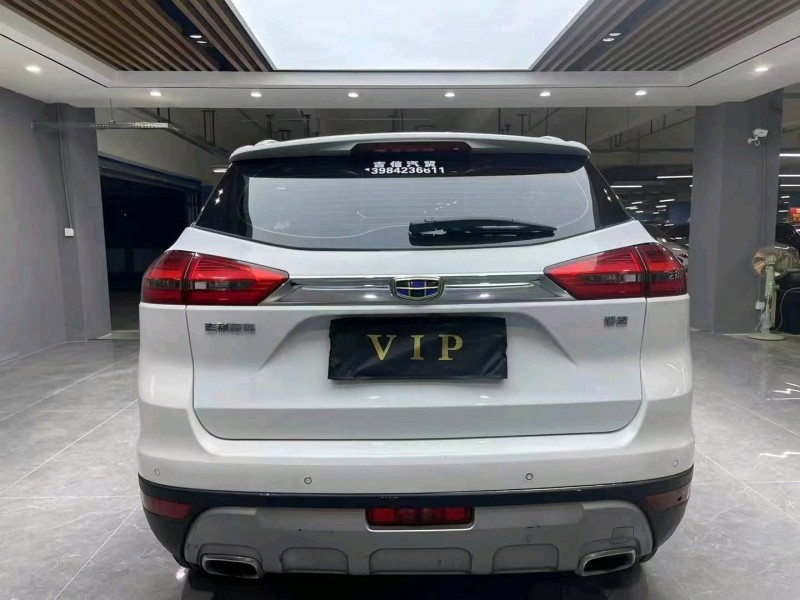 成都18年吉利博越7