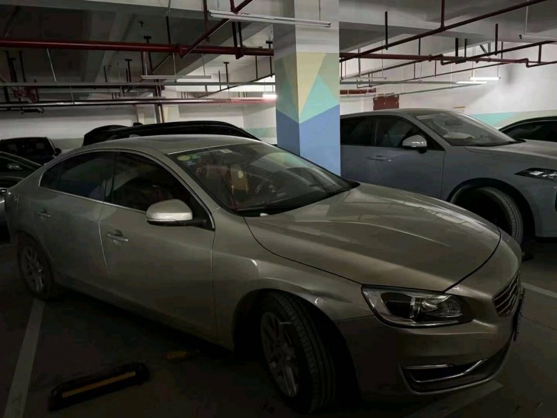 重庆16年沃尔沃S60L2