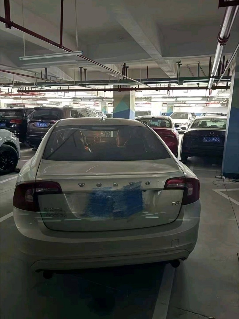 重庆16年沃尔沃S60L4