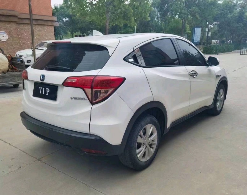 东营18年本田缤智4