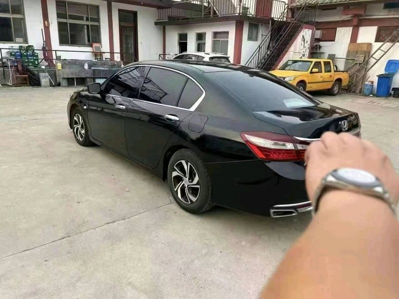 东营16年本田雅阁3