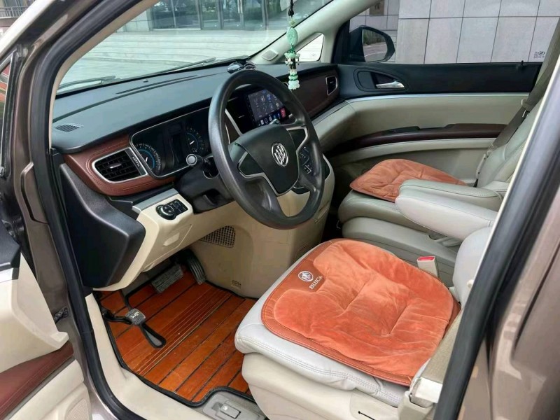 枣庄16年别克GL88