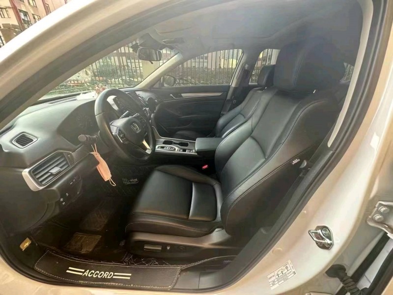 宜昌22年本田雅阁4