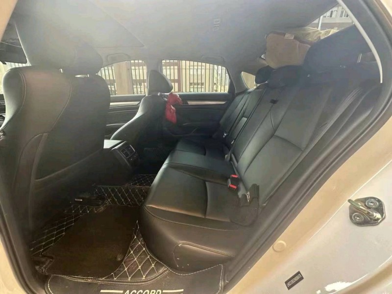 宜昌22年本田雅阁5