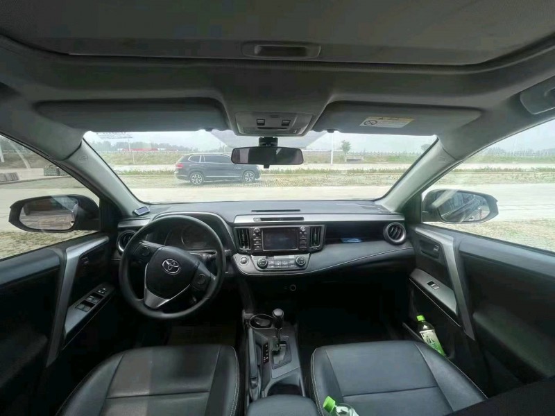 东营19年丰田RAV4荣放6