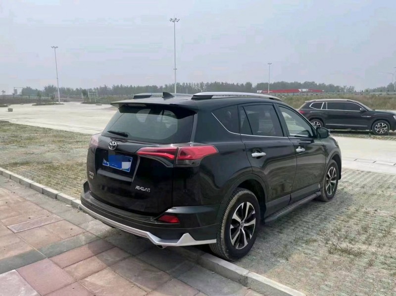 东营19年丰田RAV4荣放9