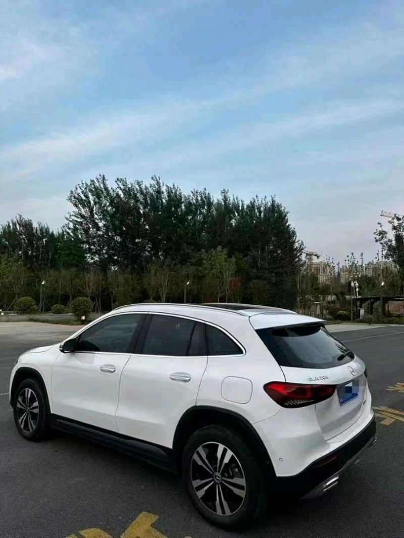 东营22年奔驰GLA4