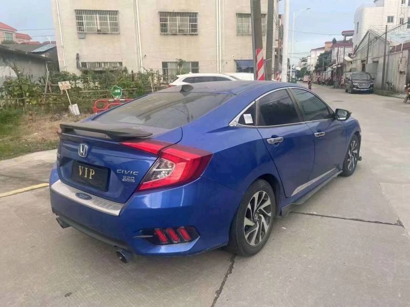 汕头17年本田思域7