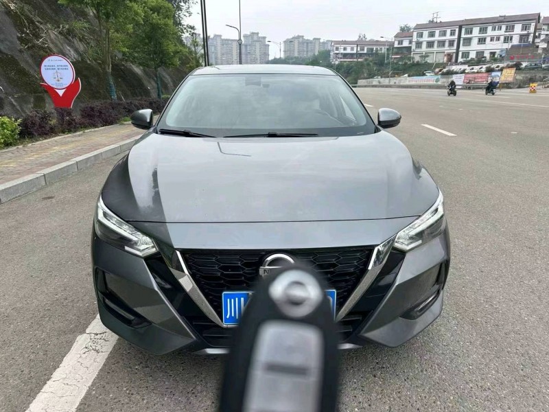 重庆21年日产轩逸1