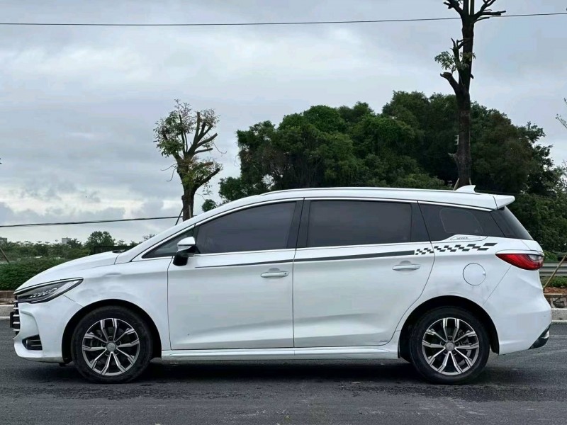 汕头19年比亚迪宋MAX2