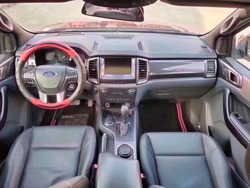 济宁17年福特撼路者4