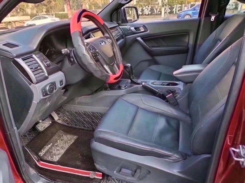 济宁17年福特撼路者5