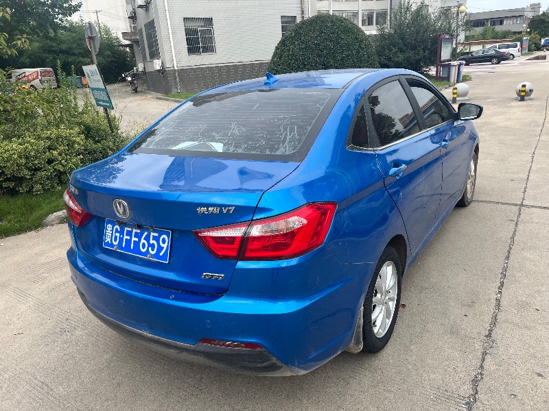 合肥16年長安汽車悅翔V71