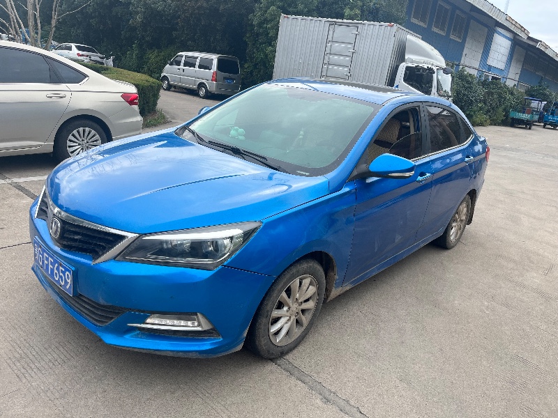 合肥16年長安汽車悅翔V72