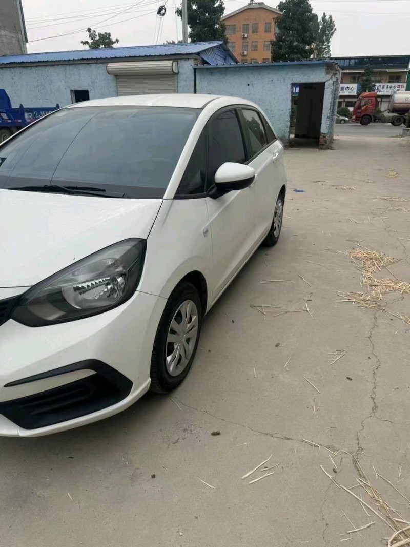 东营21年本田飞度3