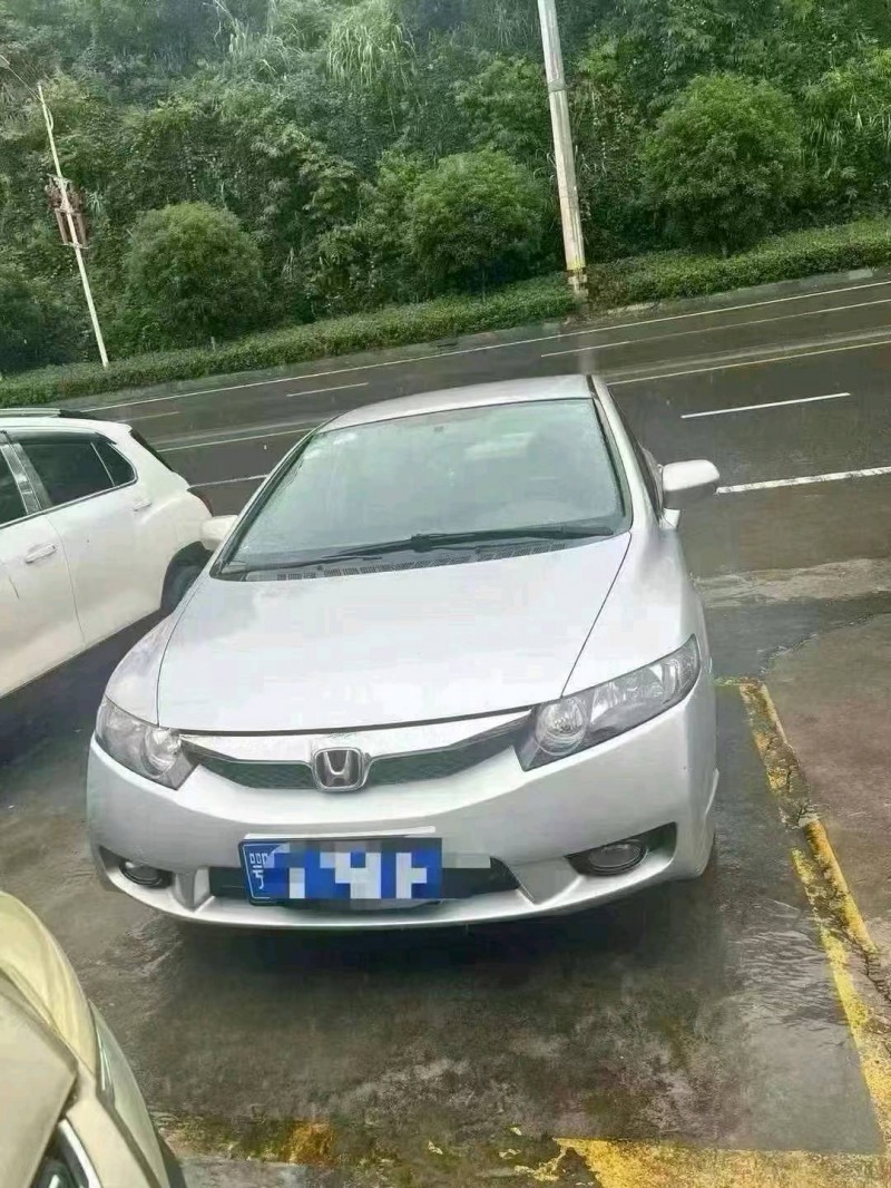 汕头11年本田思域1