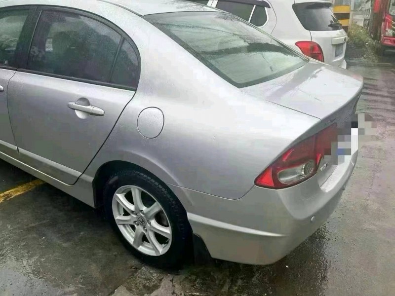 汕头11年本田思域5