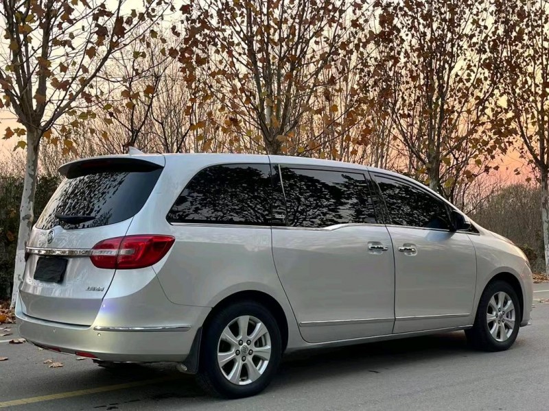 徐州16年别克GL84