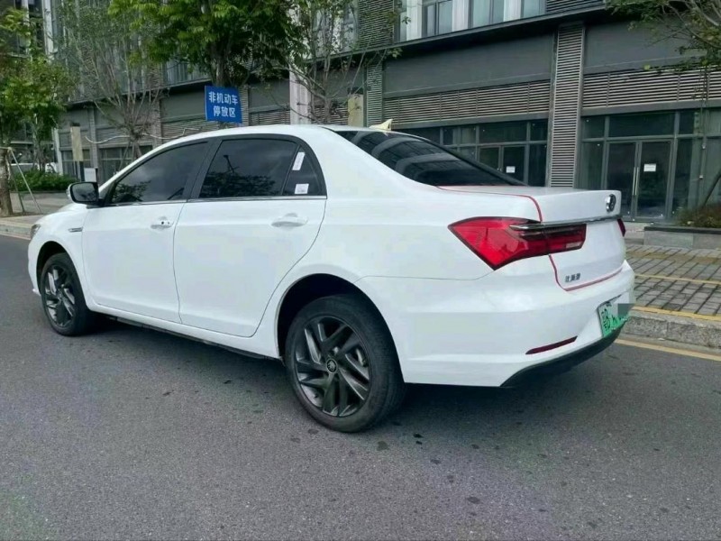 广州21年比亚迪秦7