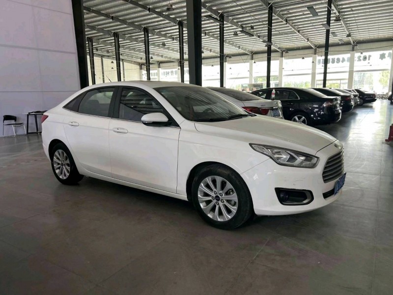 菏泽17年福特福睿斯5