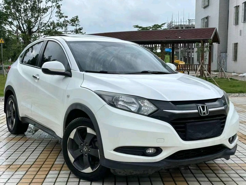 汕头16年本田缤智3