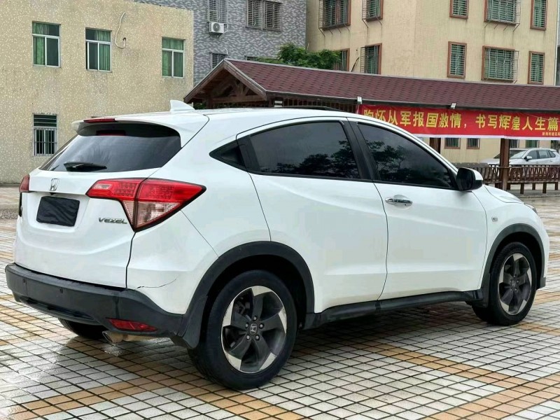 汕头16年本田缤智7