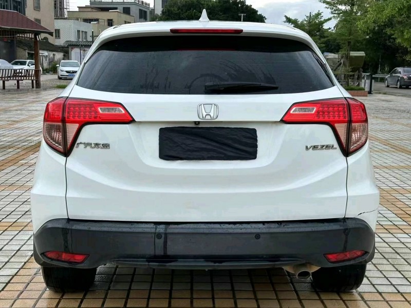 汕头16年本田缤智8