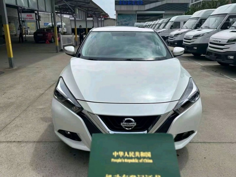 武汉18年日产蓝鸟1