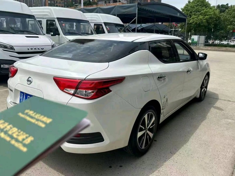 武汉18年日产蓝鸟4