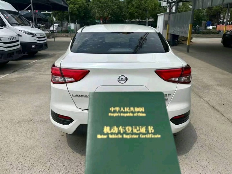 武汉18年日产蓝鸟5