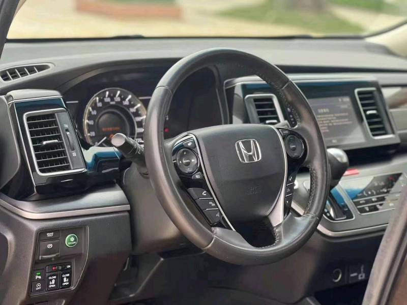 汕头18年本田艾力绅5