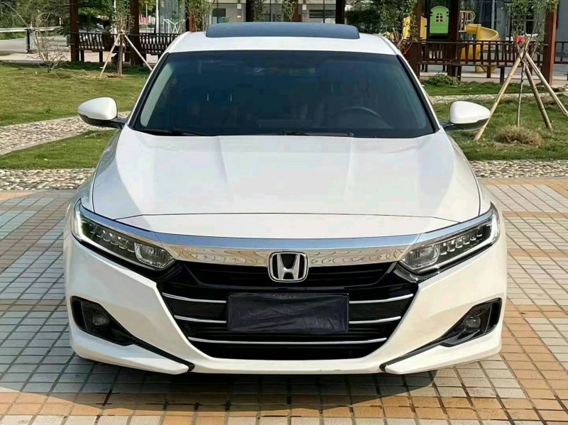 汕头21年本田雅阁1