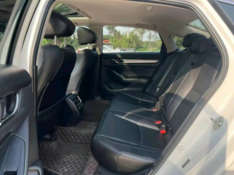 汕头21年本田雅阁4