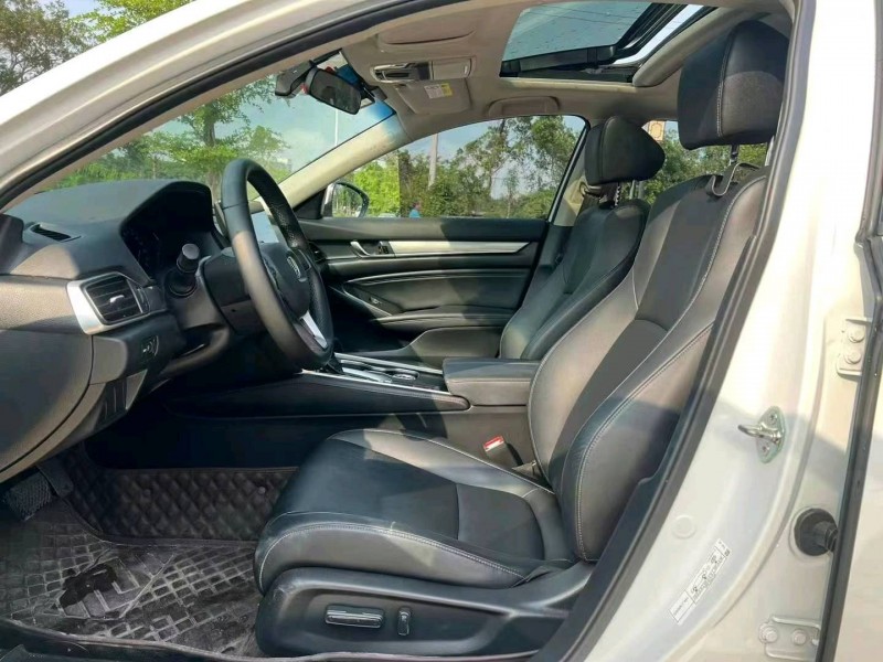 汕头21年本田雅阁6