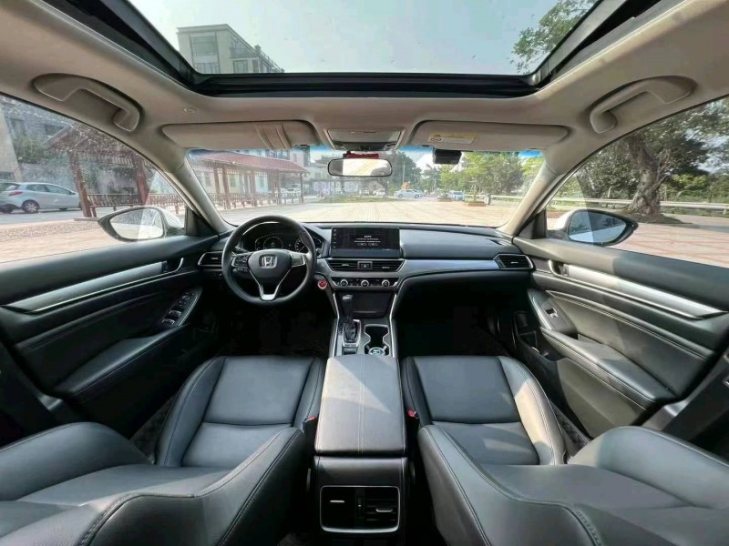 汕头21年本田雅阁7