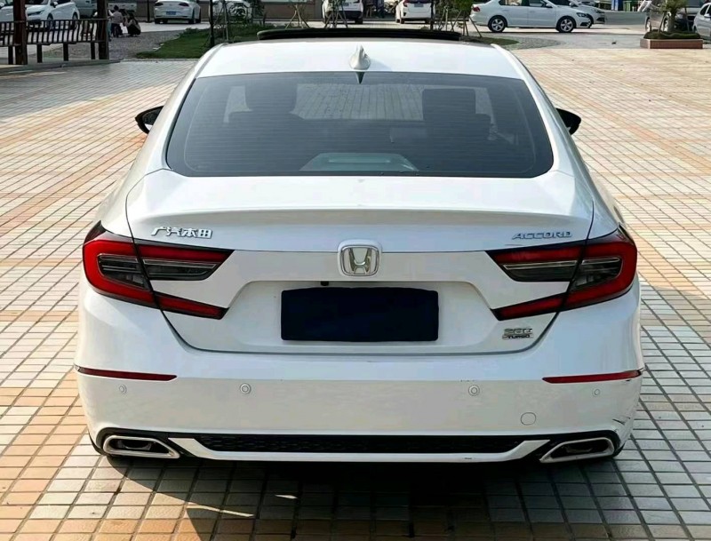 汕头21年本田雅阁8