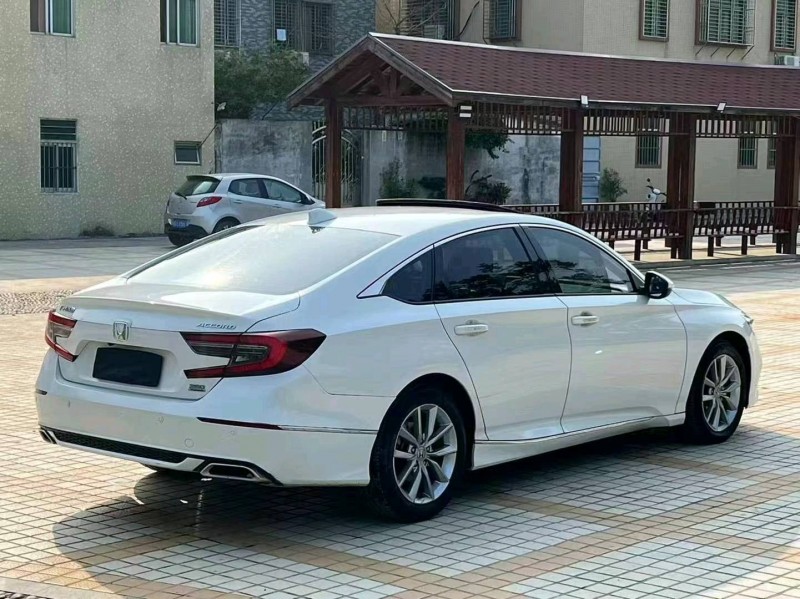 汕头21年本田雅阁9