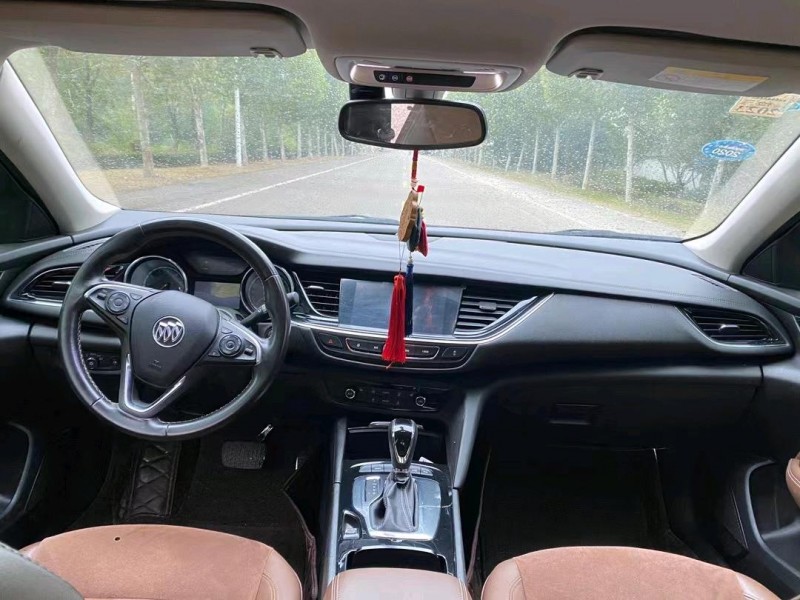 徐州17年别克君威7