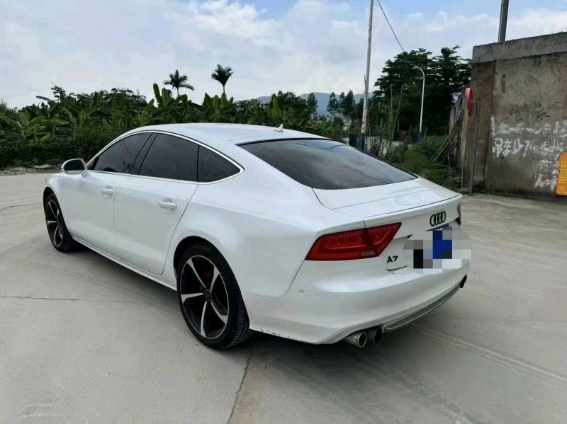 三明13年奧迪A7L5