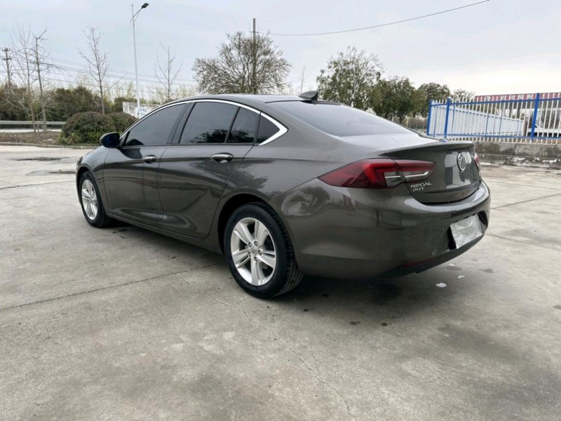 徐州19年别克君威8