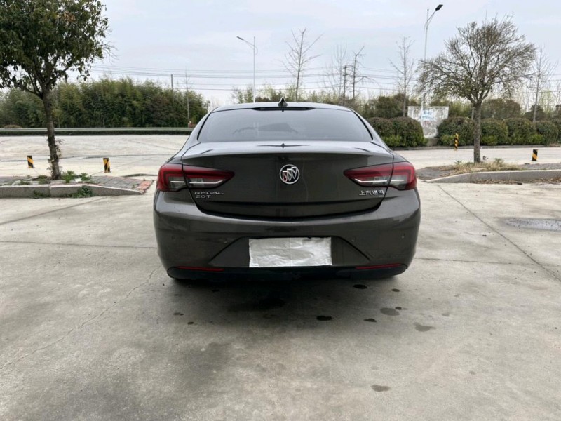 徐州19年别克君威9