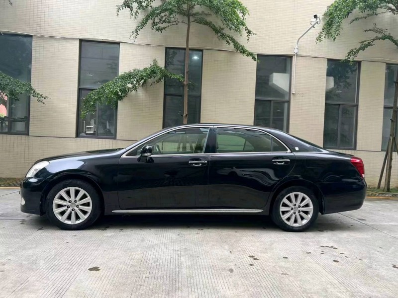 佛山12年丰田皇冠4