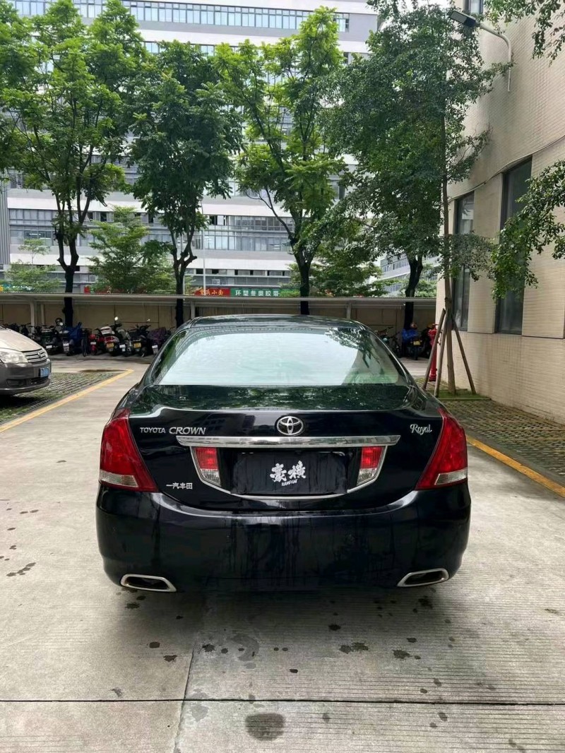 佛山12年丰田皇冠6