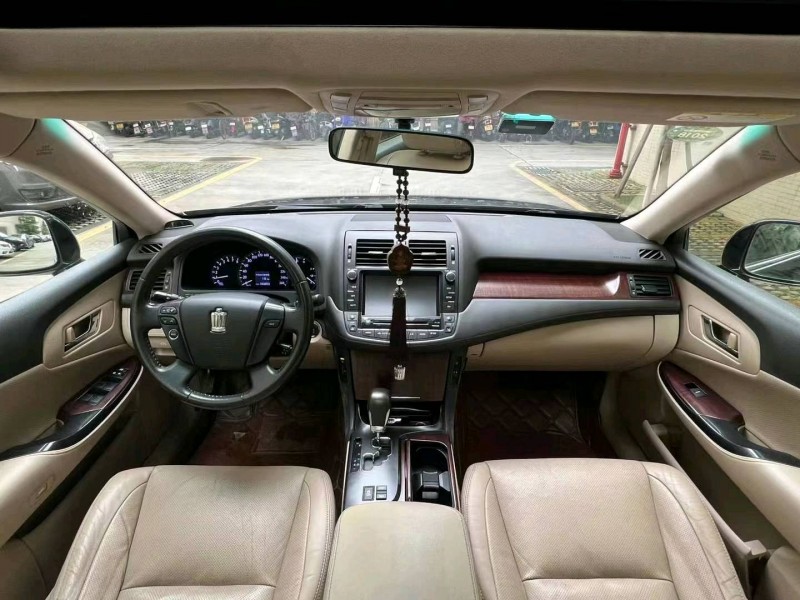 佛山12年丰田皇冠9