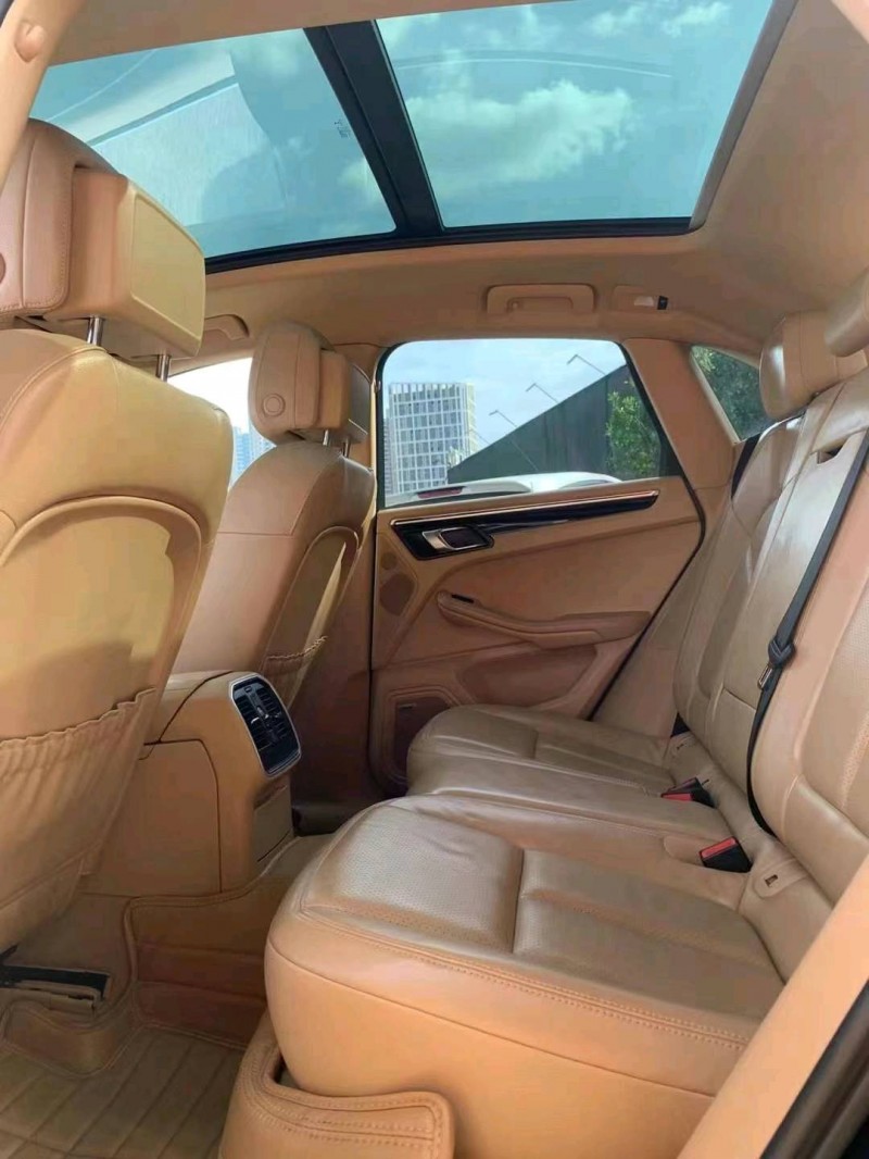 佛山15年保时捷Macan5