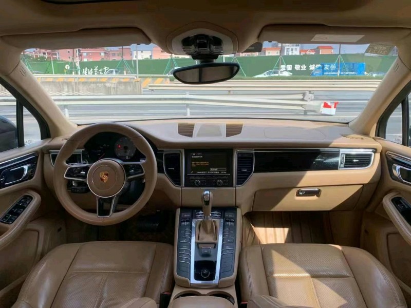 佛山15年保时捷Macan6
