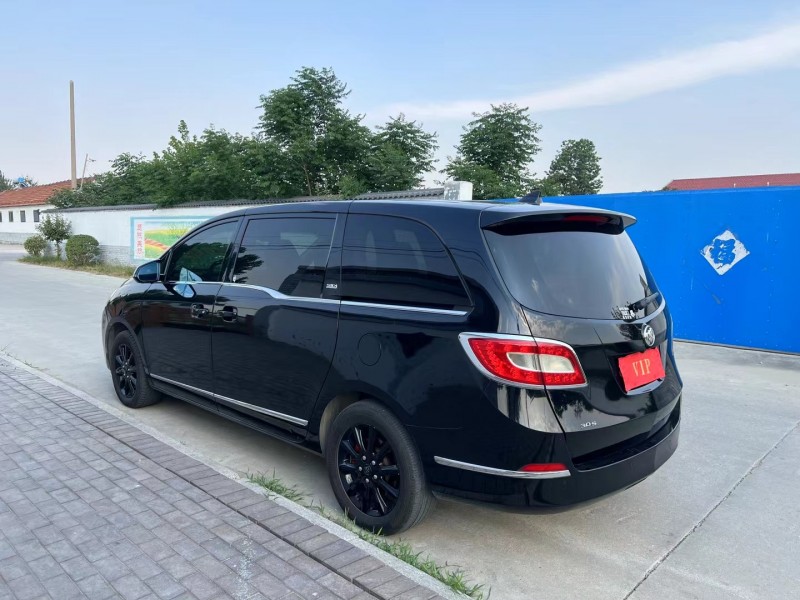 青岛11年别克GL84